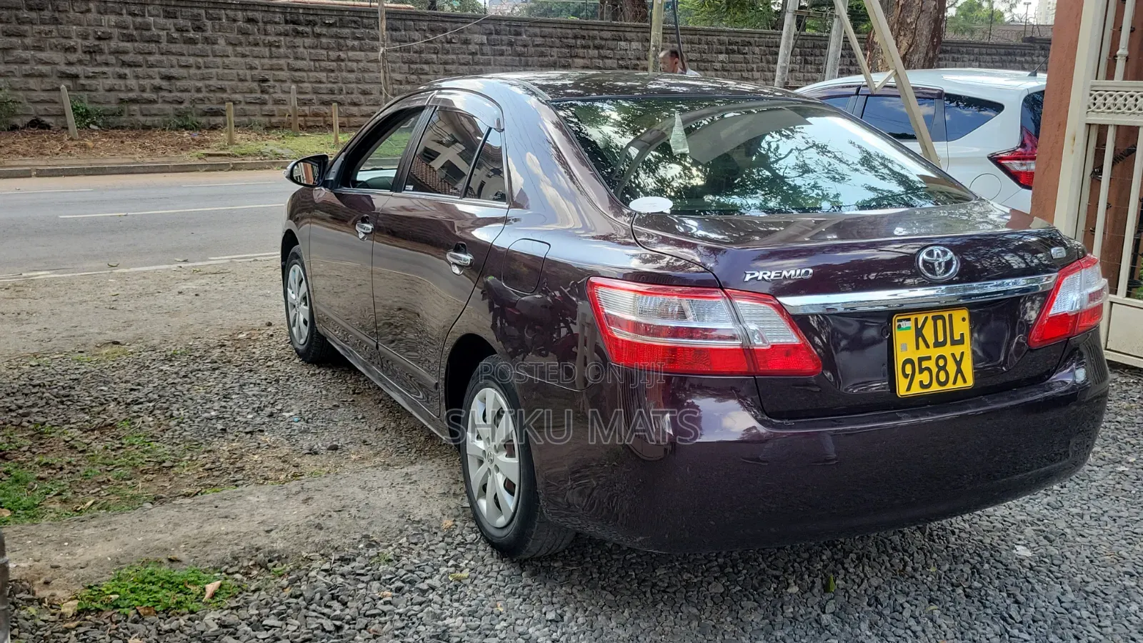 Toyota Premio 2016 Red