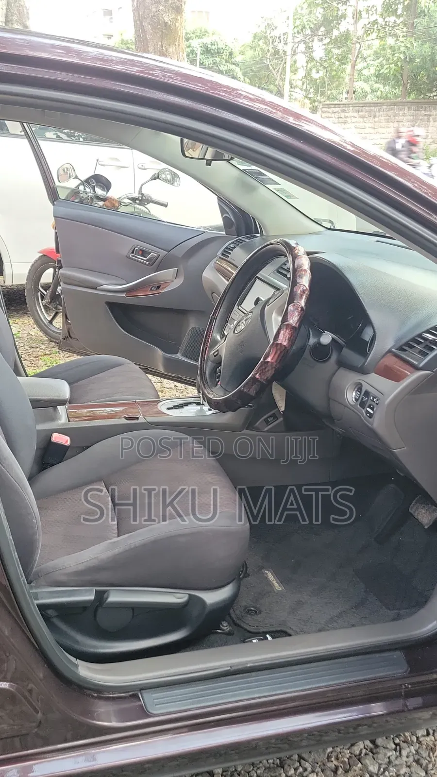 Toyota Premio 2016 Red