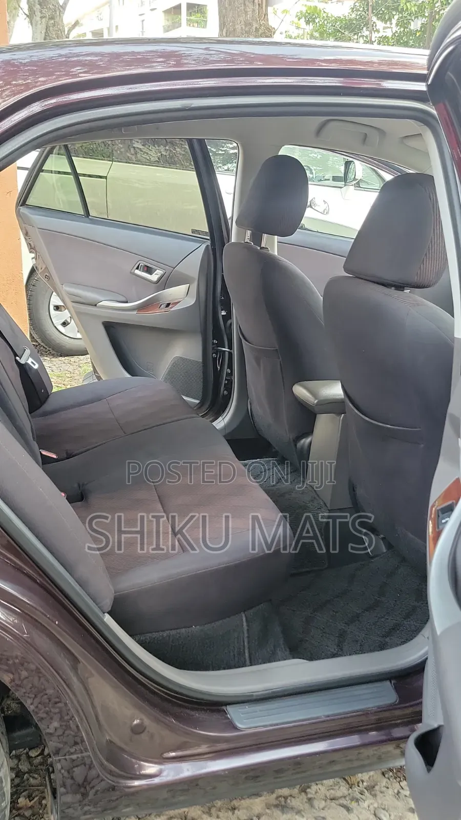 Toyota Premio 2016 Red