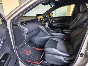 Toyota Harrier 2022 Silver