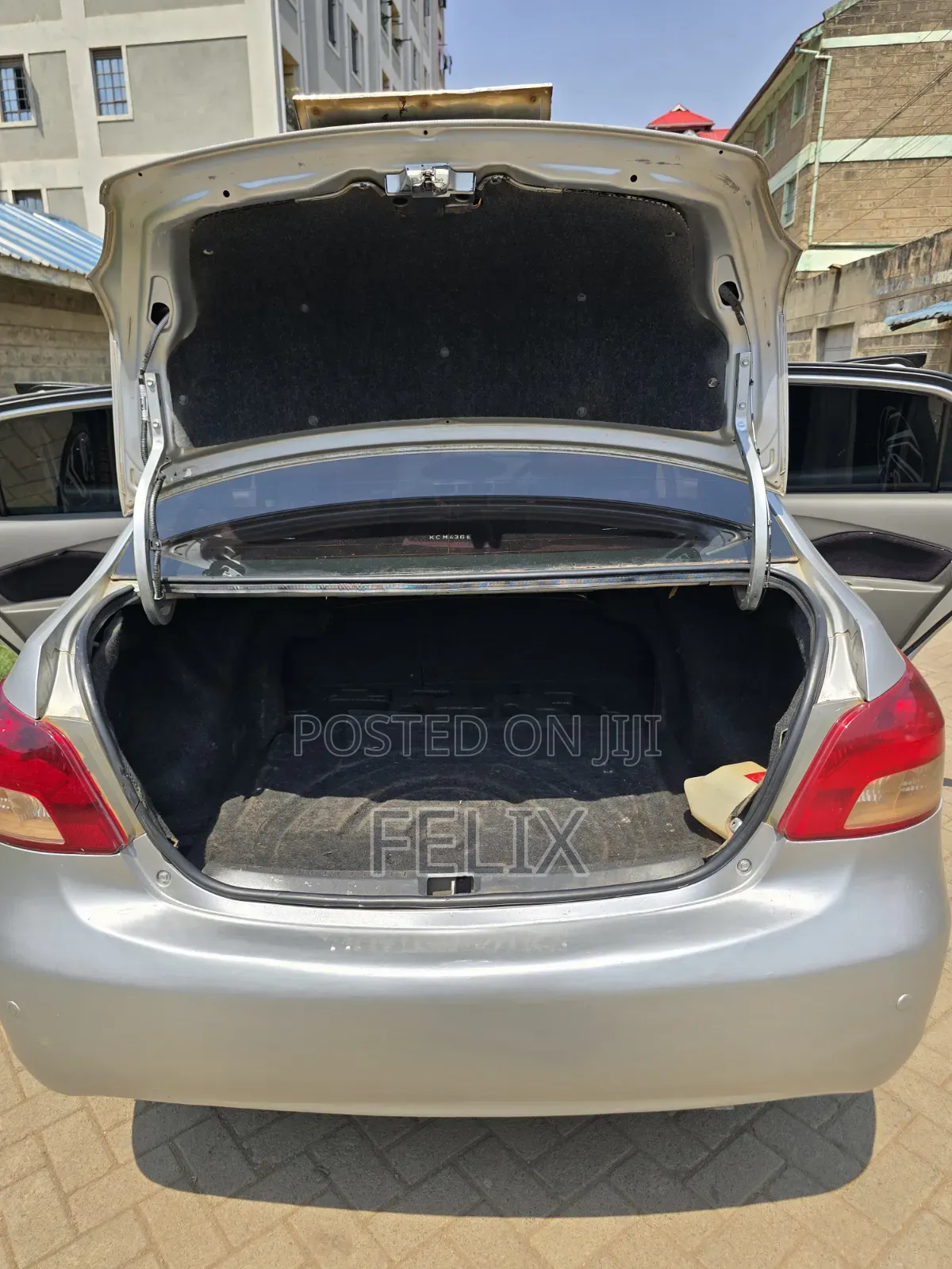 Toyota Belta 2010 Silver