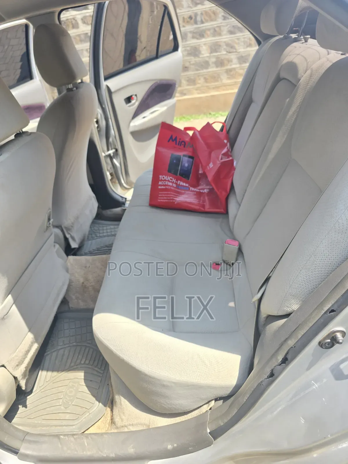 Toyota Belta 2010 Silver