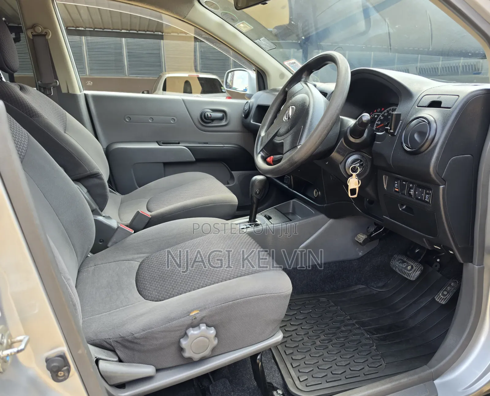 Nissan Advan 2014 Silver