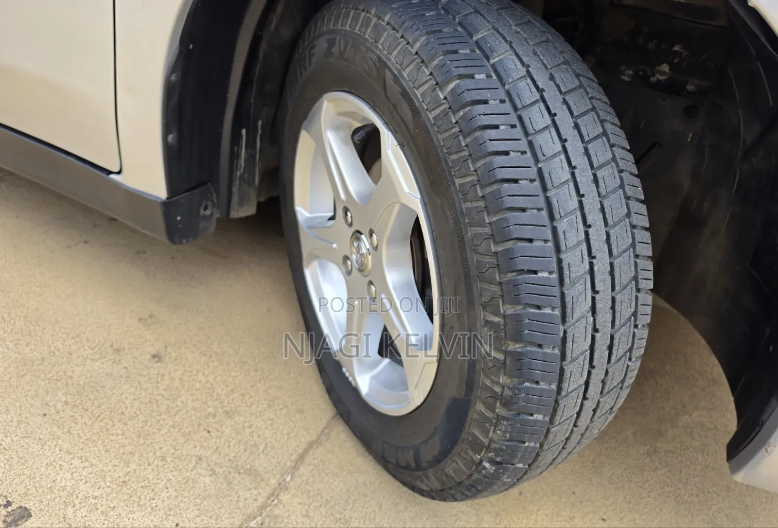 Nissan Advan 2014 Silver