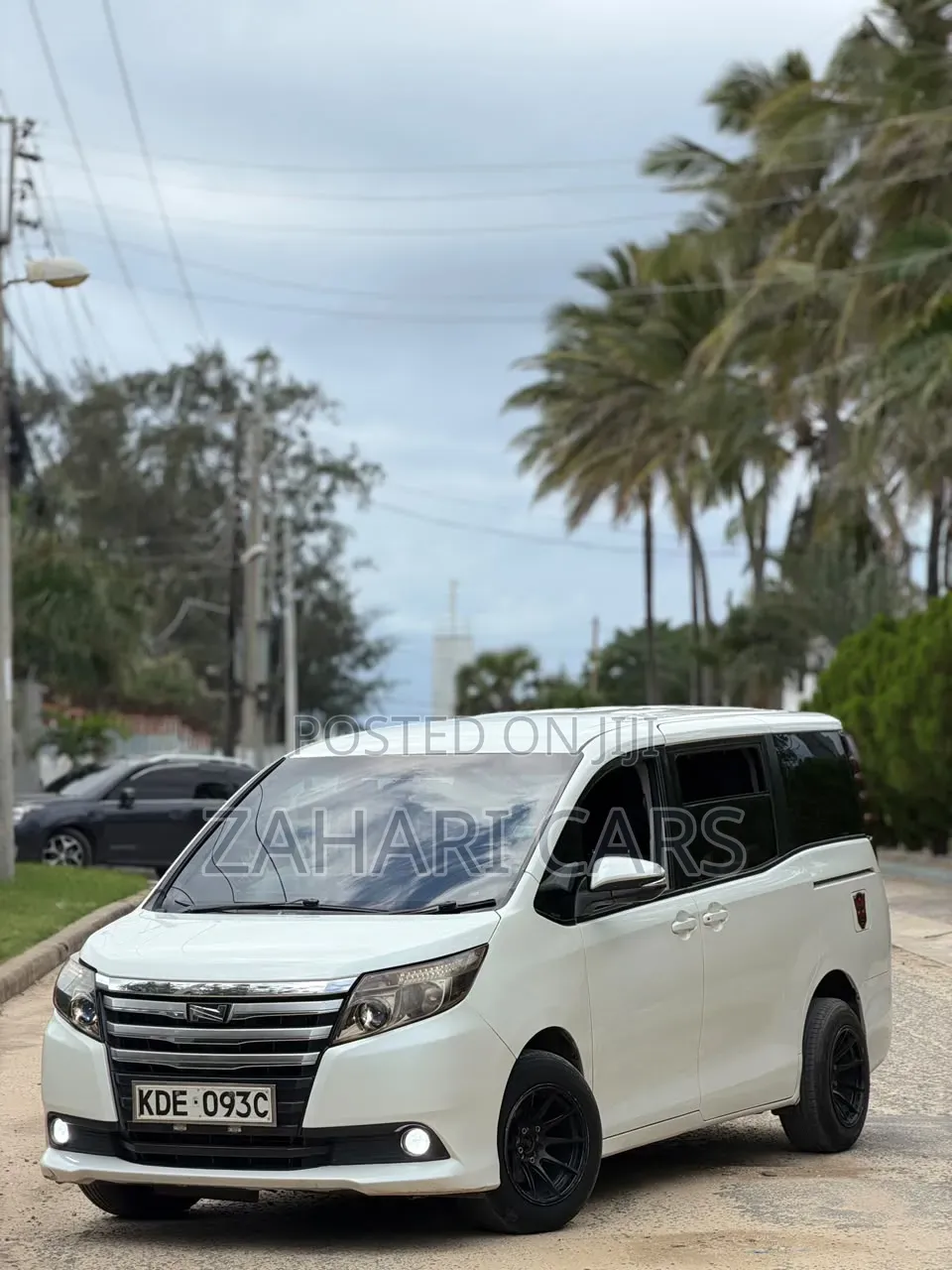 Toyota Noah 2015 White