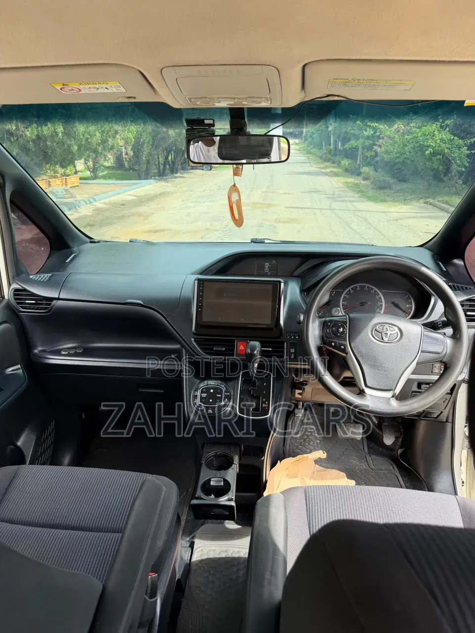 Toyota Noah 2015 White