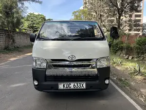 Toyota HiAce 2014 White
