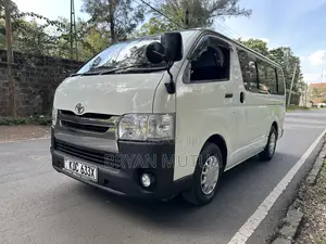 Toyota HiAce 2014 White