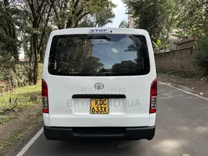 Toyota HiAce 2014 White