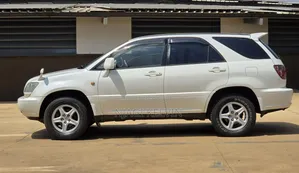 Toyota Harrier 2.2 16V 2000 White