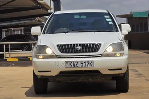 Toyota Harrier 2.2 16V 2000 White