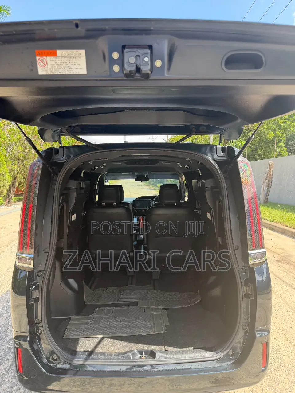 Toyota Esquire 2018 Black