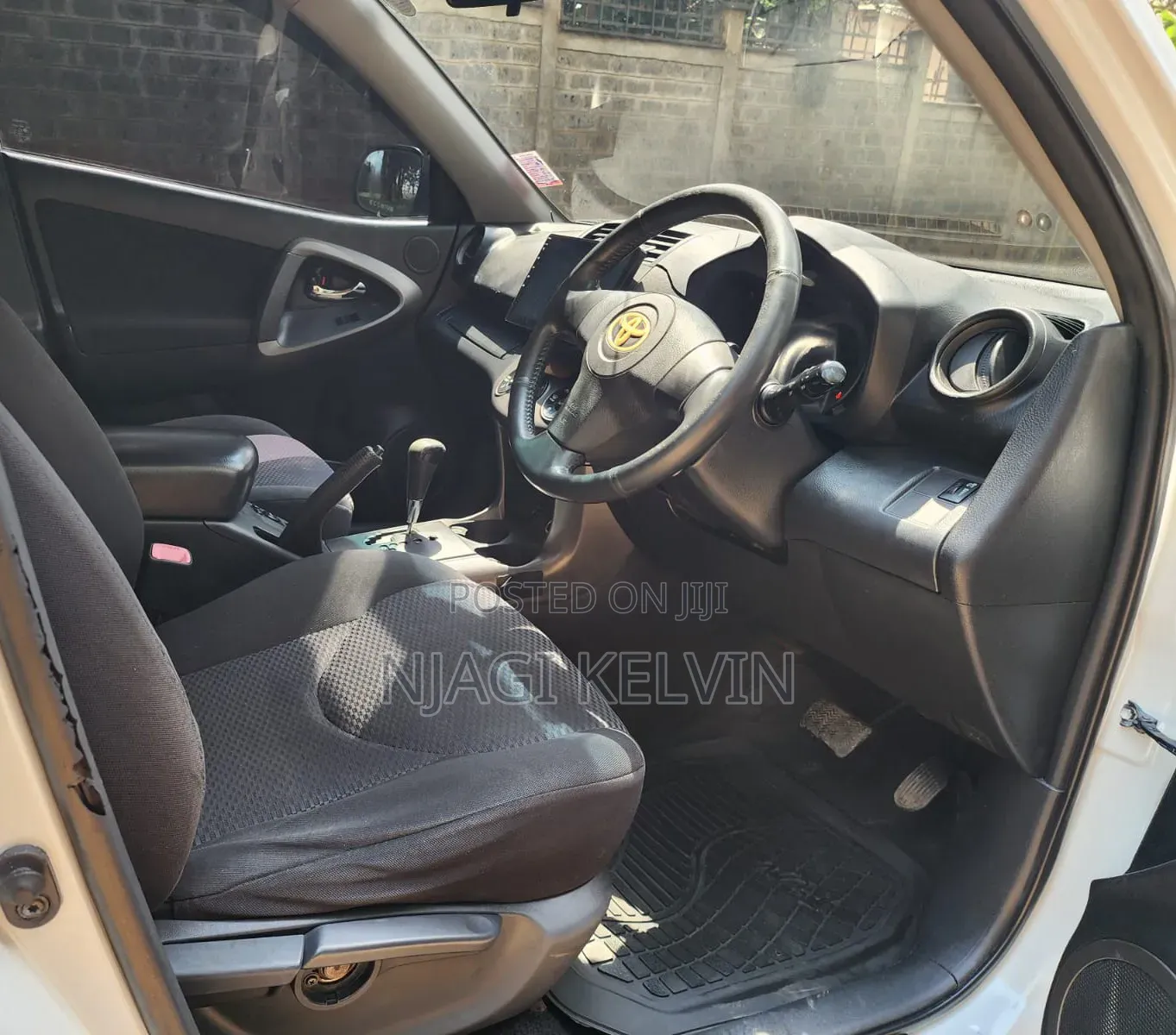 Toyota RAV4 2011 White