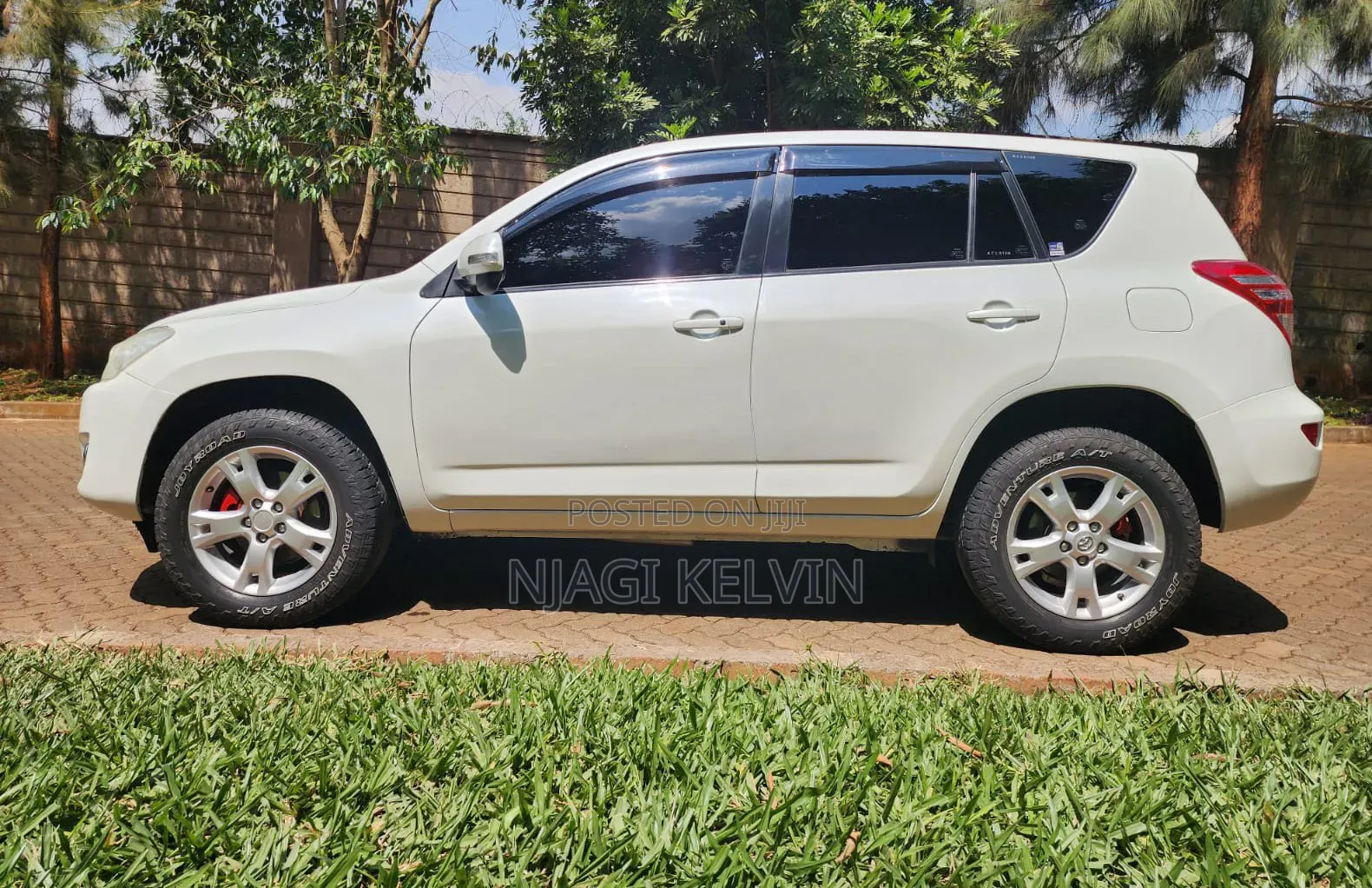 Toyota RAV4 2011 White