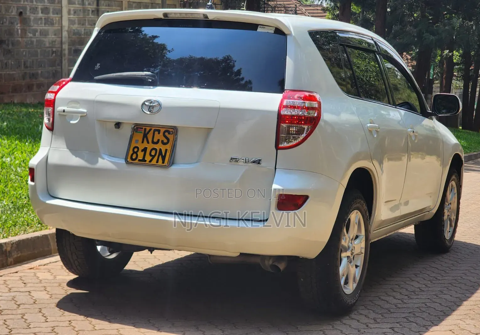 Toyota RAV4 2011 White