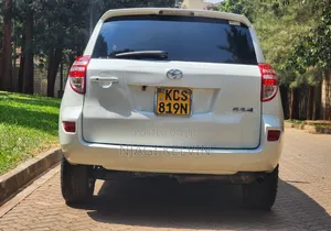 Toyota RAV4 2011 White