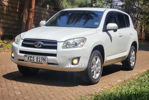 Toyota RAV4 2011 White