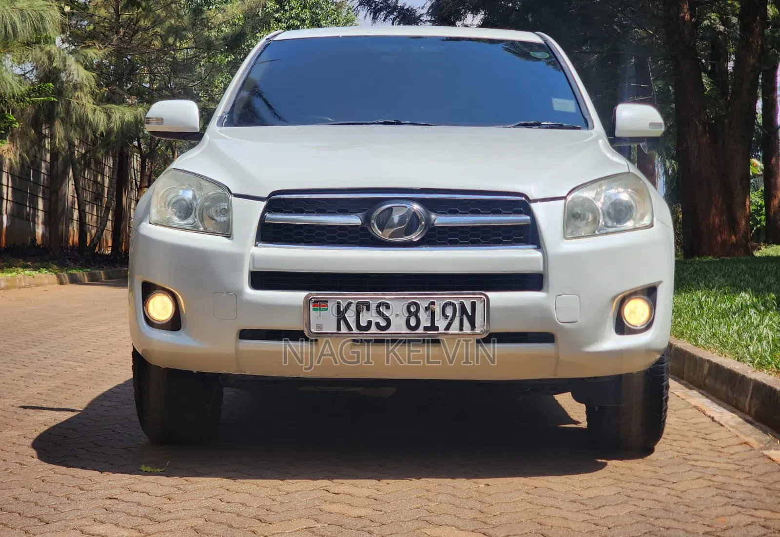 Toyota RAV4 2011 White