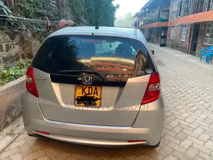 Honda Fit Automatic 2011 Silver