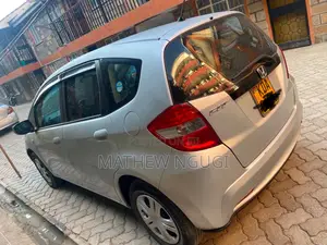 Honda Fit Automatic 2011 Silver