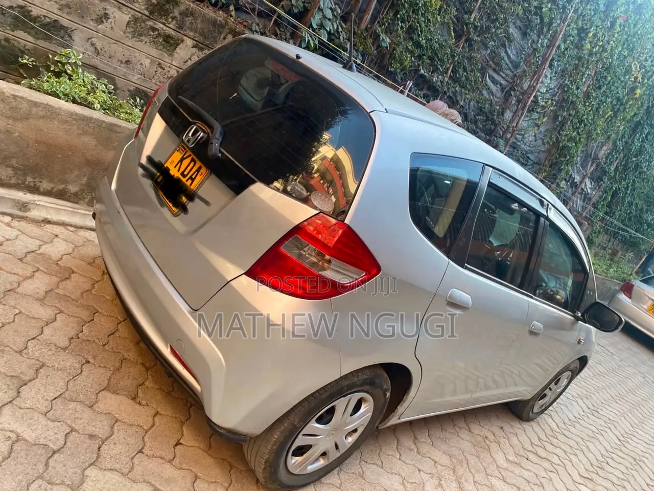 Honda Fit Automatic 2011 Silver