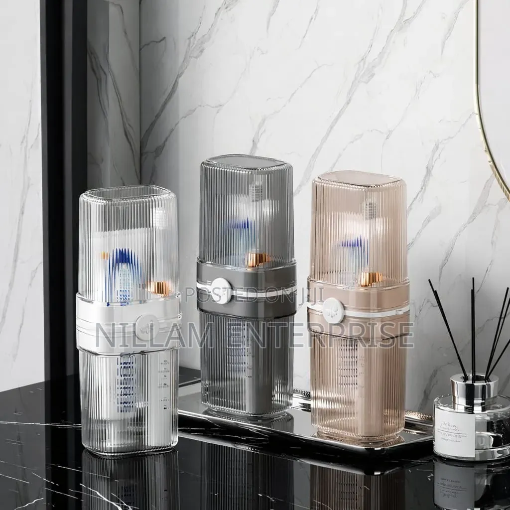 *Portable Travel Toothbrush Storage Box*