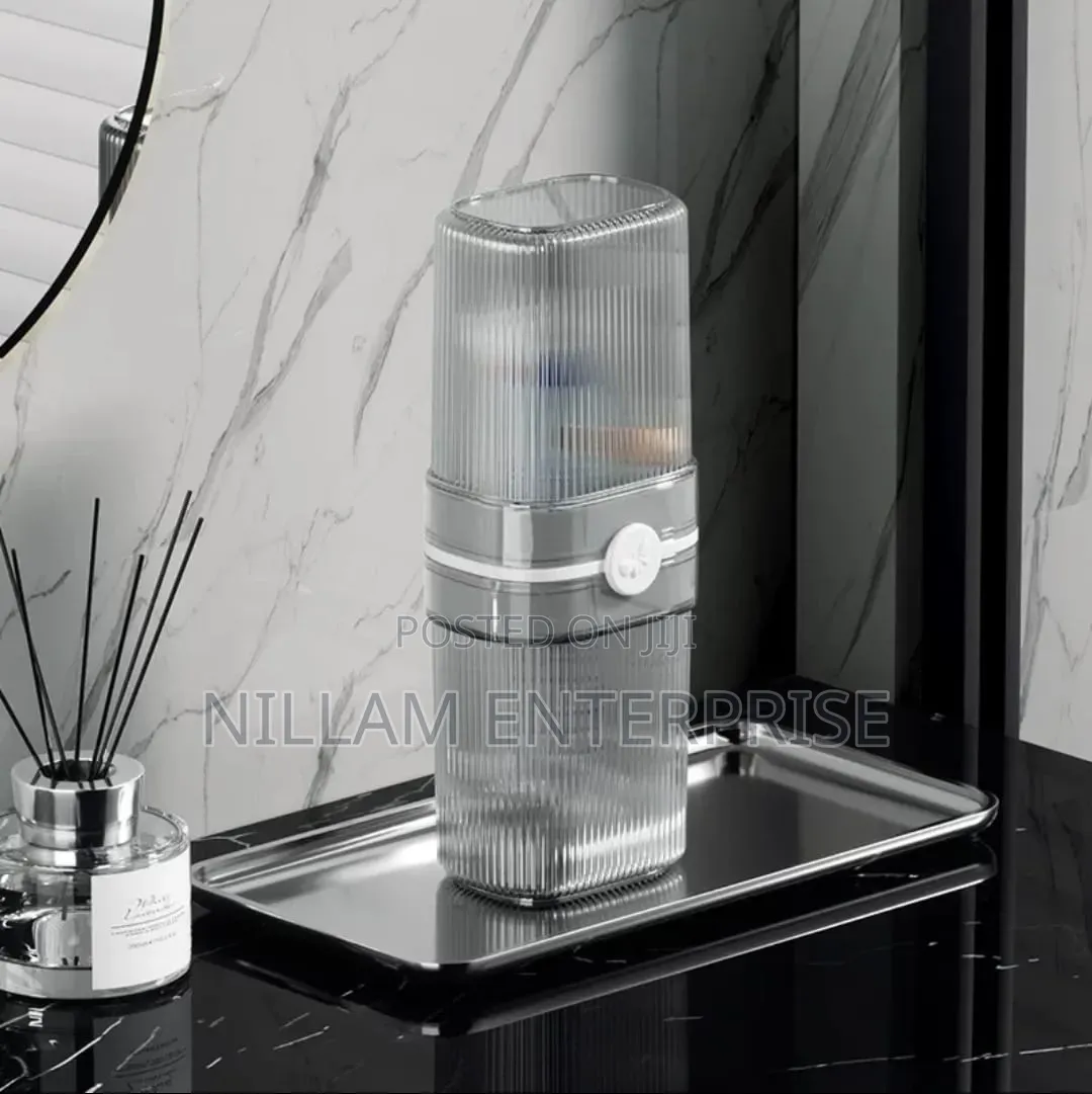 *Portable Travel Toothbrush Storage Box*
