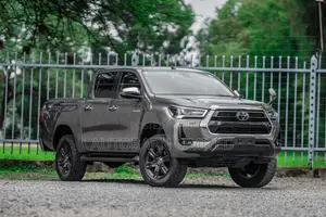 Toyota Hilux 2021 Green