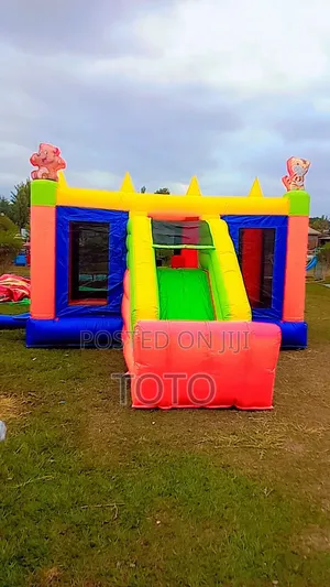 Inflatable Bouncing Castle With Slide