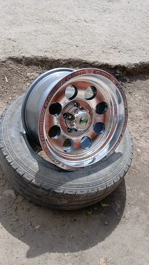 Size 15/6holes for 7l Rims