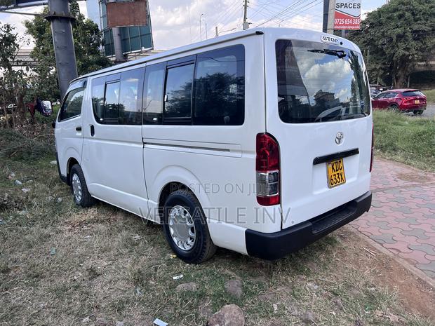 Toyota HiAce 2015 White - thumbnail 3