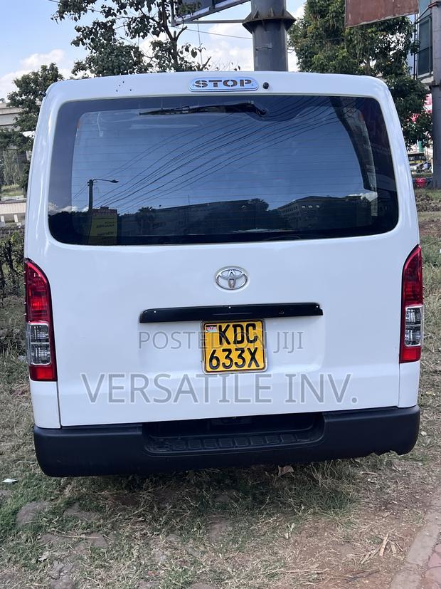 Toyota HiAce 2015 White - thumbnail 4