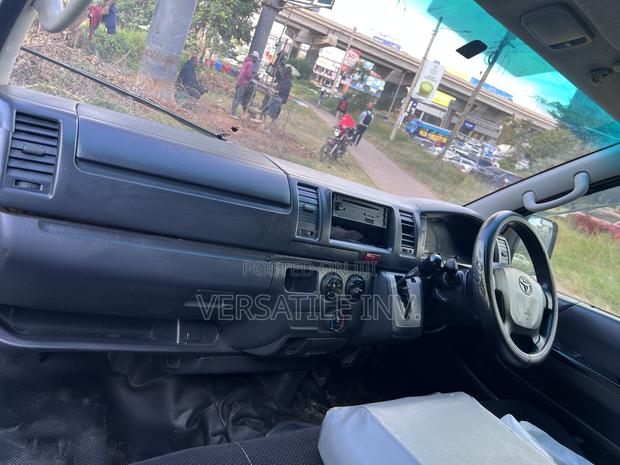 Toyota HiAce 2015 White - thumbnail 9