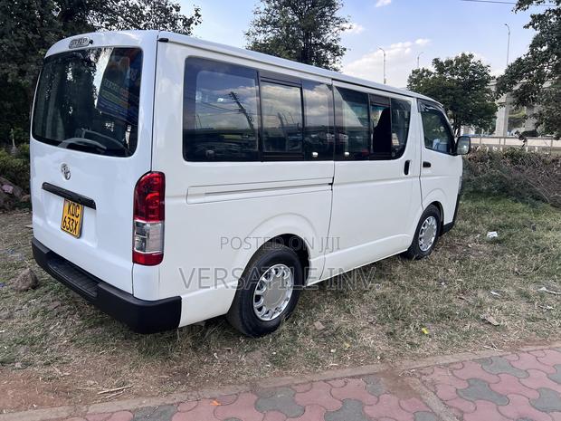 Toyota HiAce 2015 White - thumbnail 2