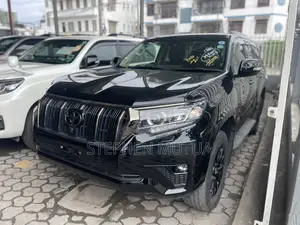 Toyota Land Cruiser Prado 2.8 2022 Black