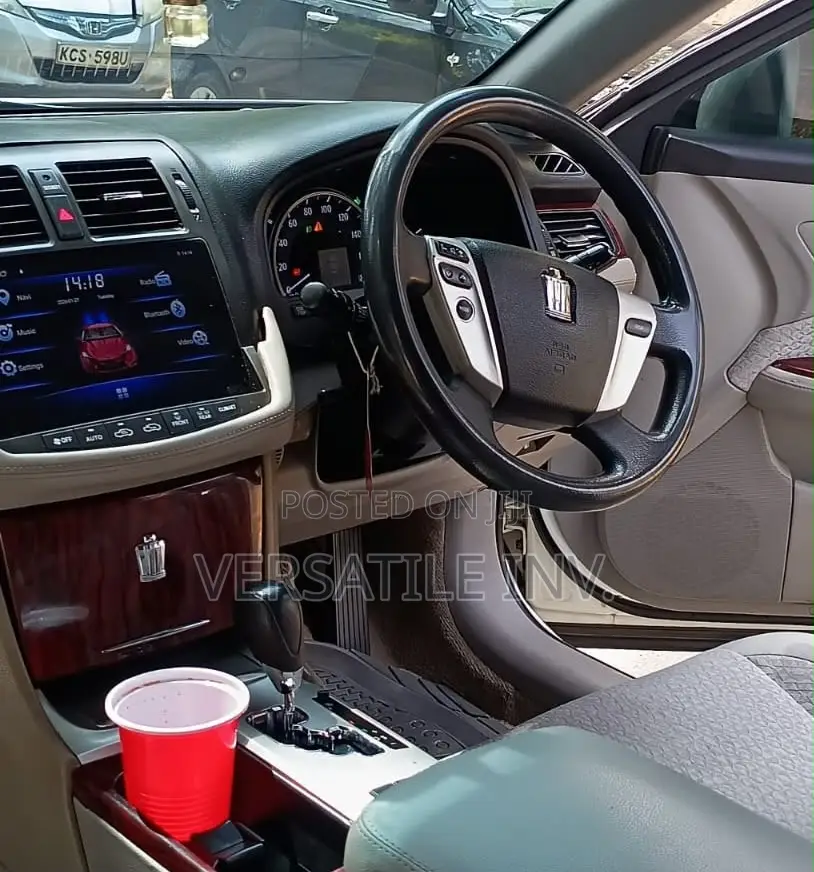 Toyota Crown 2012 Beige
