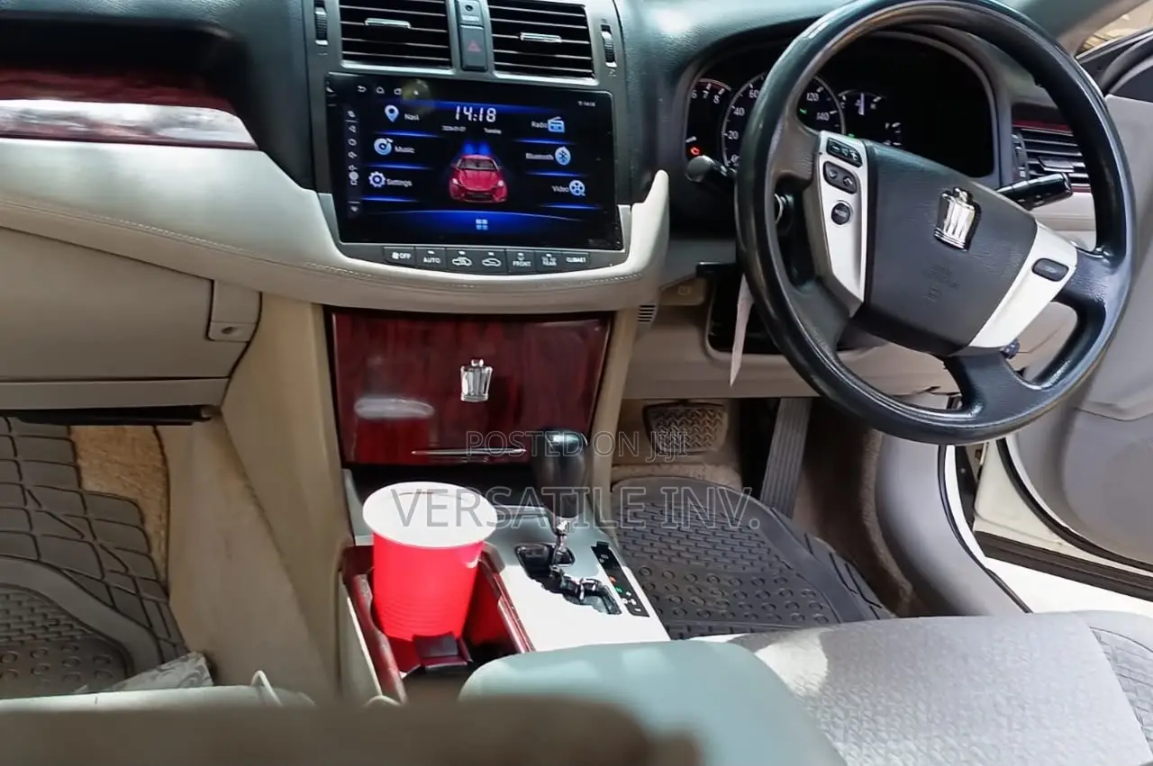 Toyota Crown 2012 Beige