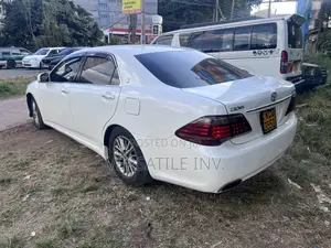 Toyota Crown 2012 Beige