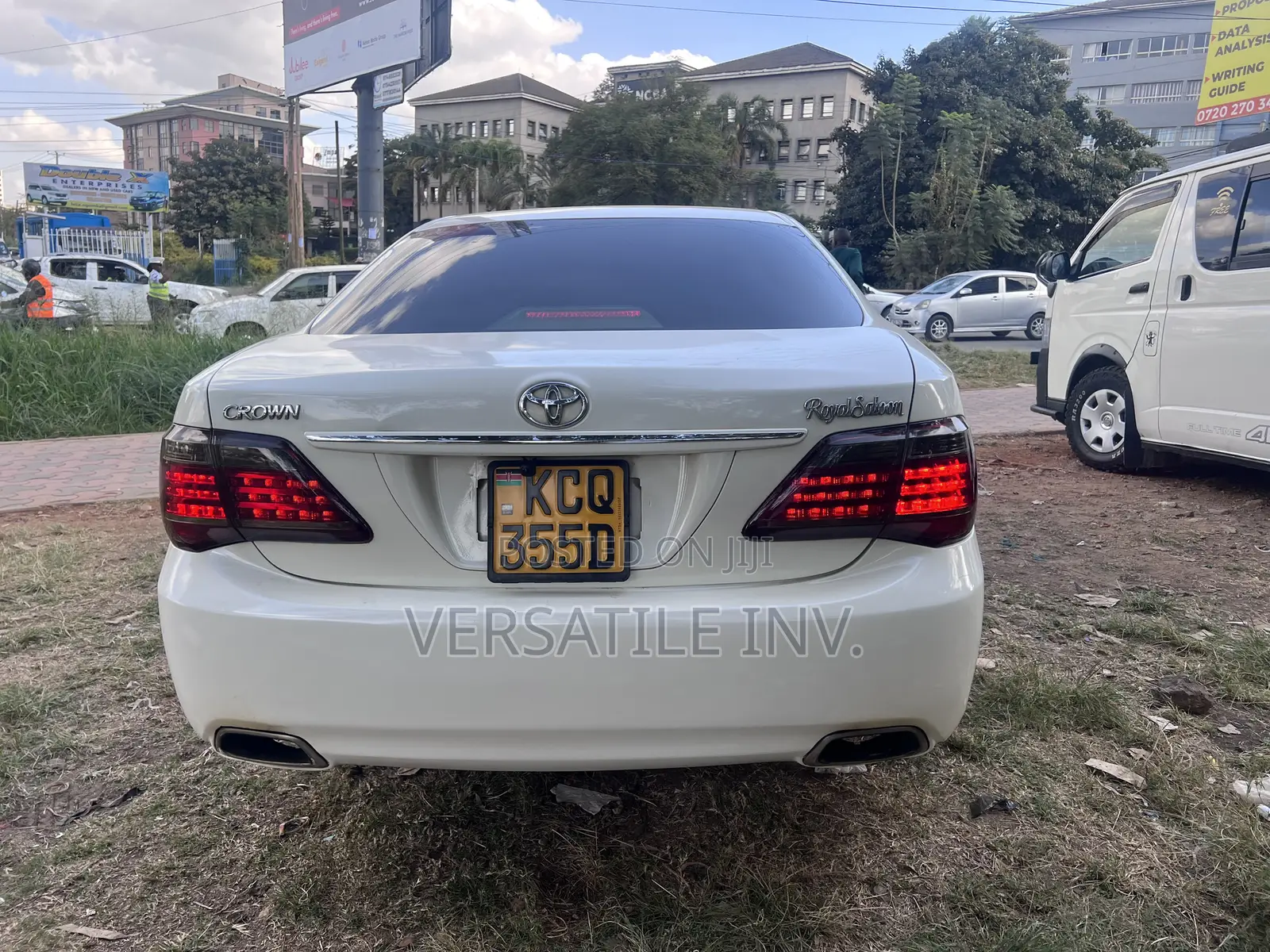 Toyota Crown 2012 Beige
