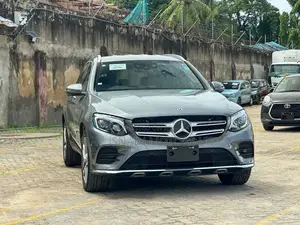 Mercedes-Benz 200 2019 Gray