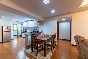 Modern 2-Bedroom Apartment in Kilimani|Gym, Balcony,Wifi, Backup Power