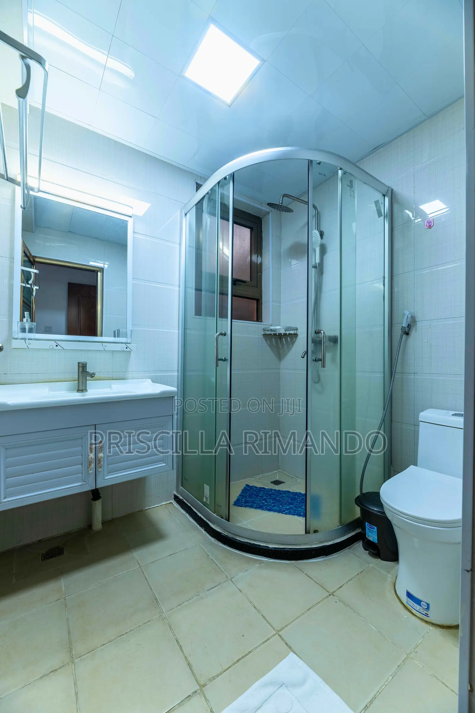Modern 2-Bedroom Apartment in Kilimani|Gym, Balcony,Wifi, Backup Power