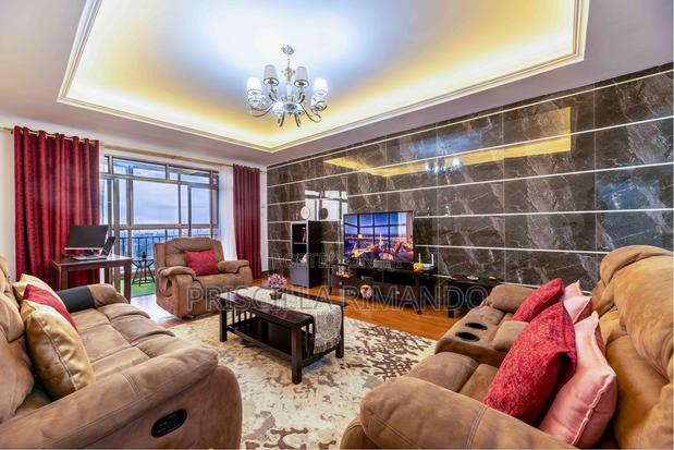 Modern 2-bedroom Apartment In Kilimani|Gym, Balcony,Wifi, Backup Power