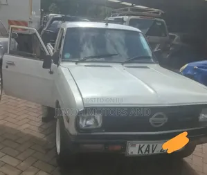 Nissan Hardbody 2009 White