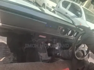 Nissan Hardbody 2009 White
