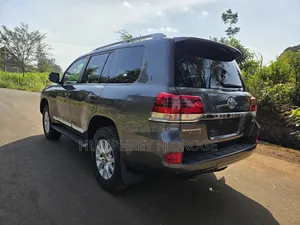 Toyota Land Cruiser 4.5 V8 VXR 2020 Gray