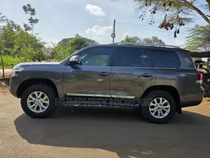 Toyota Land Cruiser 4.5 V8 VXR 2020 Gray