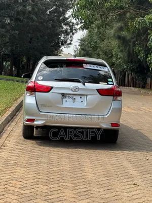 Toyota Corolla Fielder 2019 Silver