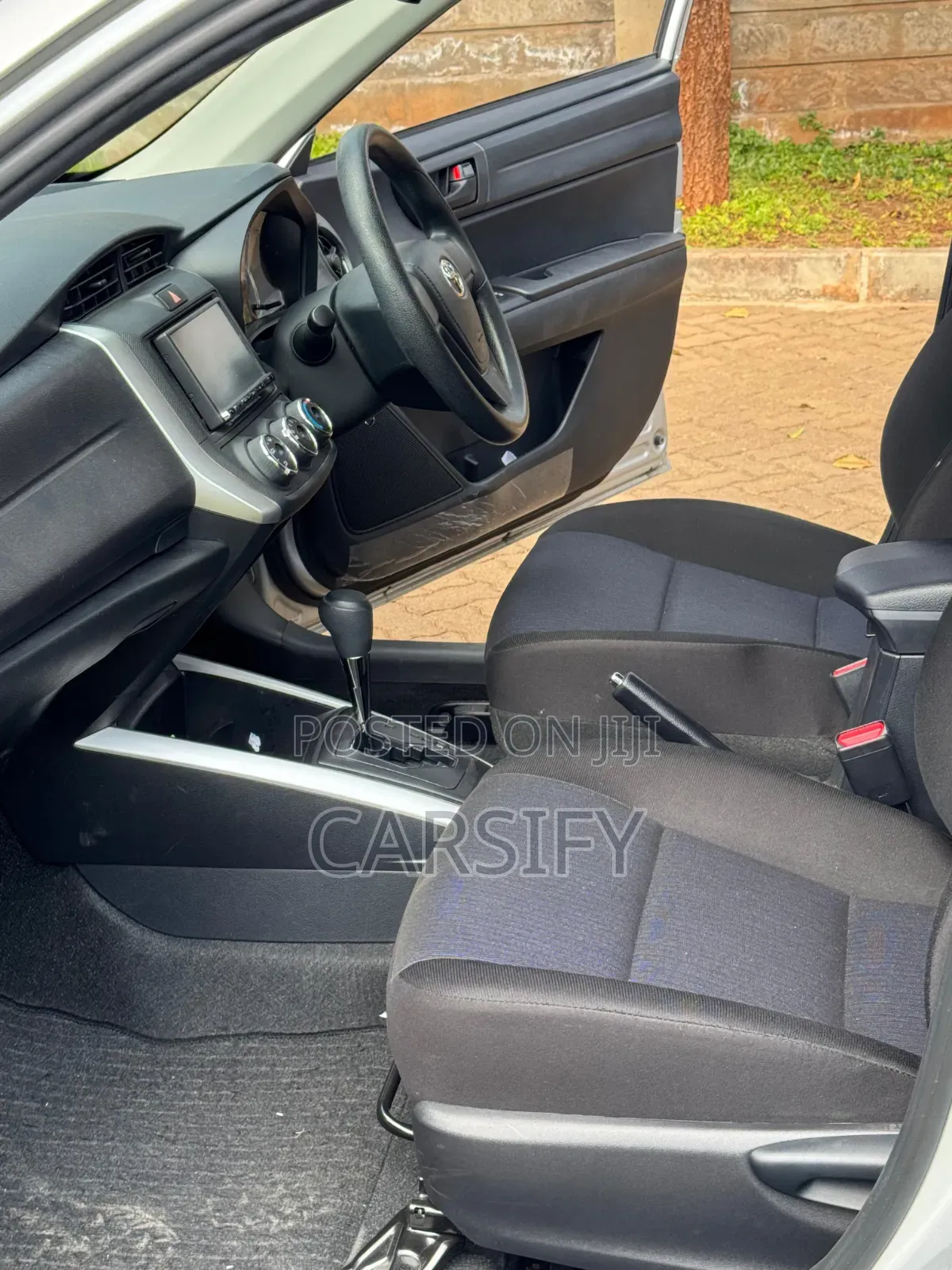 Toyota Corolla Fielder 2019 Silver