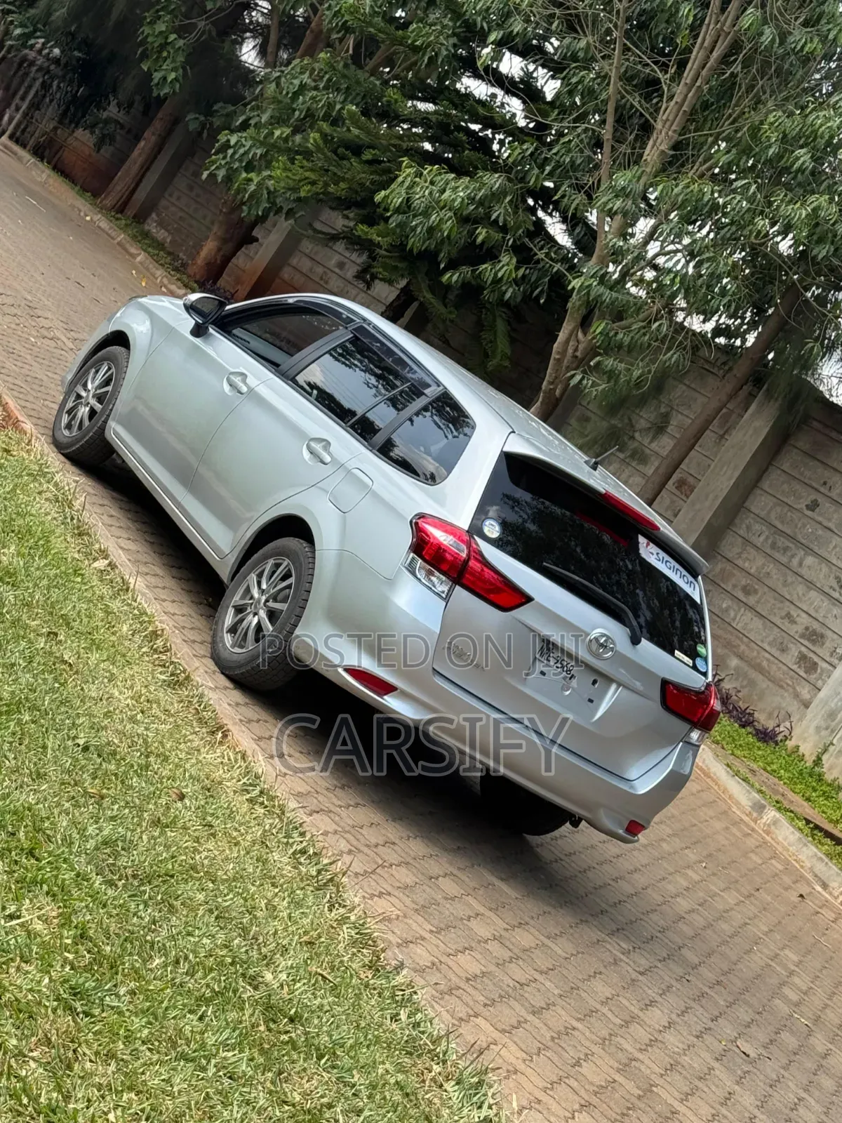 Toyota Corolla Fielder 2019 Silver